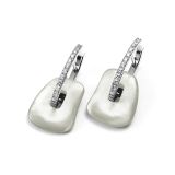 Mattiolli Puzzle Earrings in White Gold with Mother of Pearl Drops